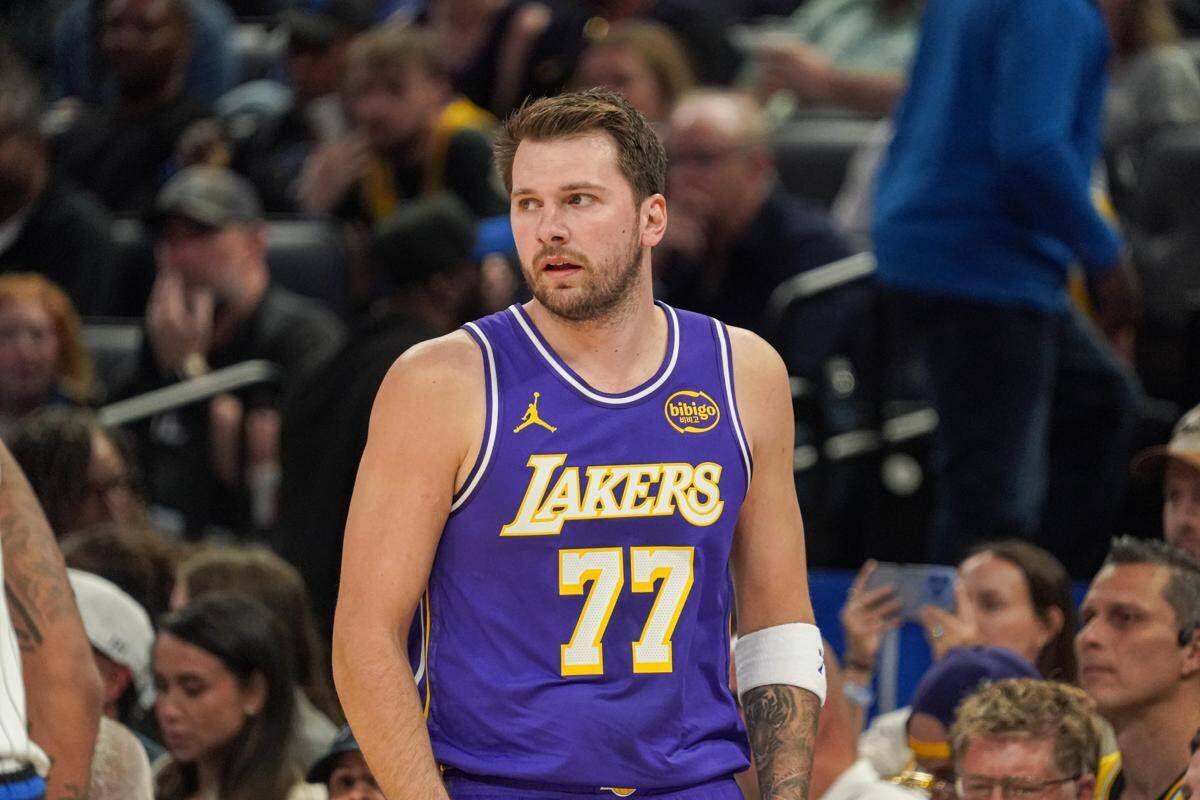 Lakers venduti per 12 miliardi: Joshua Kushner tra i proprietari, Trump 'sbarca' nella Nba - 