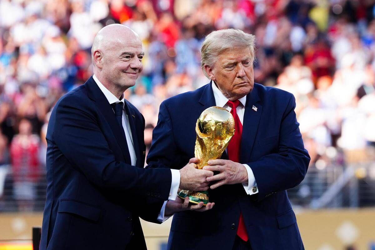 Trump: "La Fifa commetterebbe un grave errore se sostituisse Infantino" - 