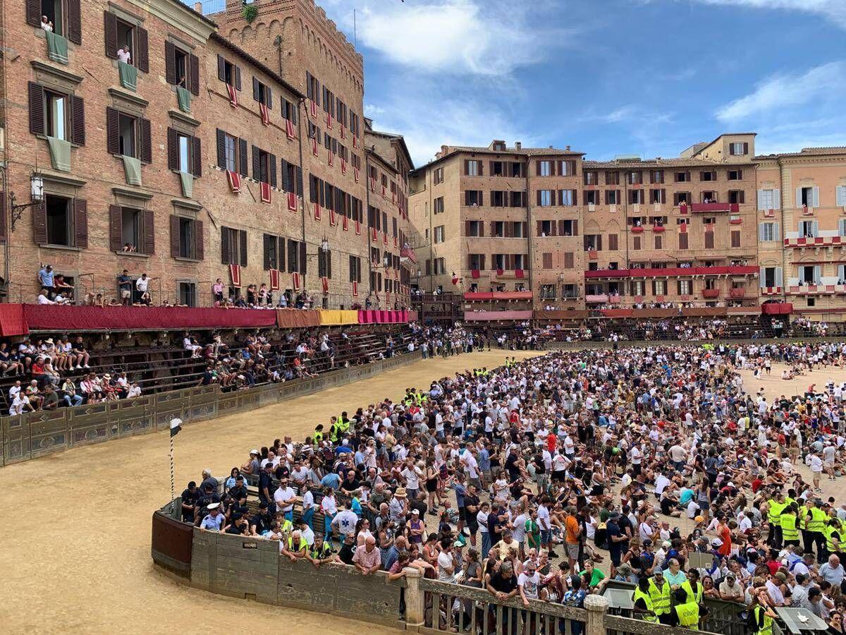 Palio di Siena, oggi si corre l'Assunta - Diretta - 
