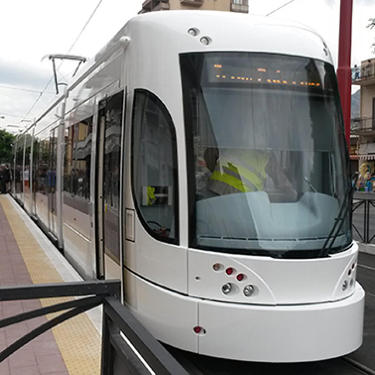 Palermo: ordinanza limita il traffico su Viale Regione Siciliana per saggi legati alle nuove linee tram - 