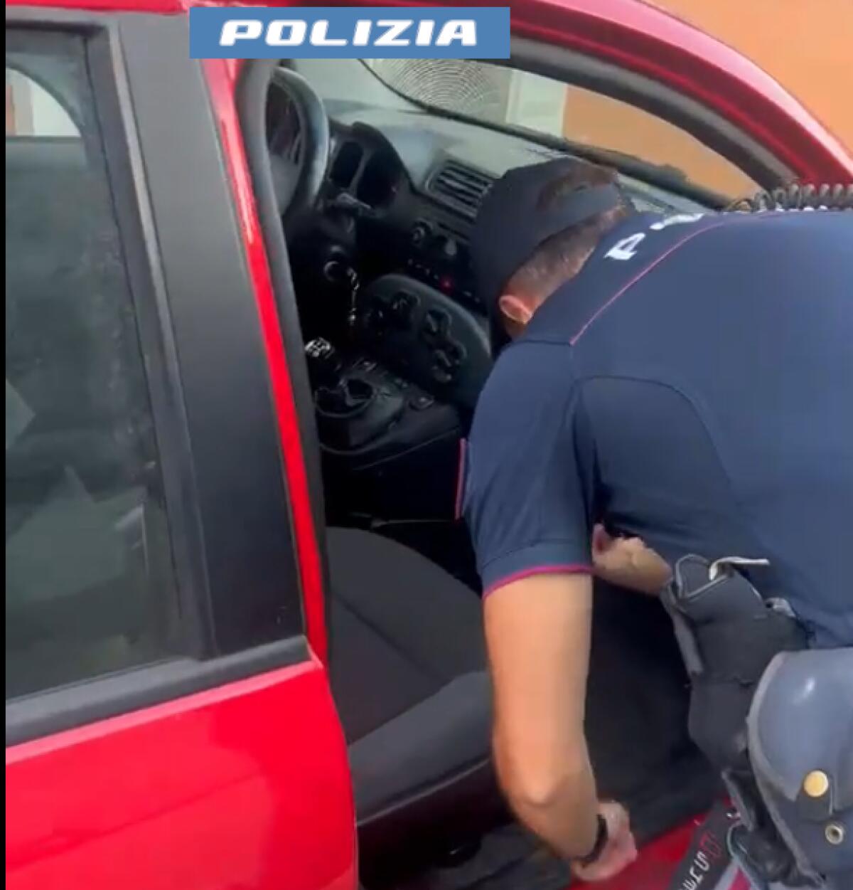 Spacciatore arrestato a Catania in via Palermo: sequestrato un "campionario" di droga - 