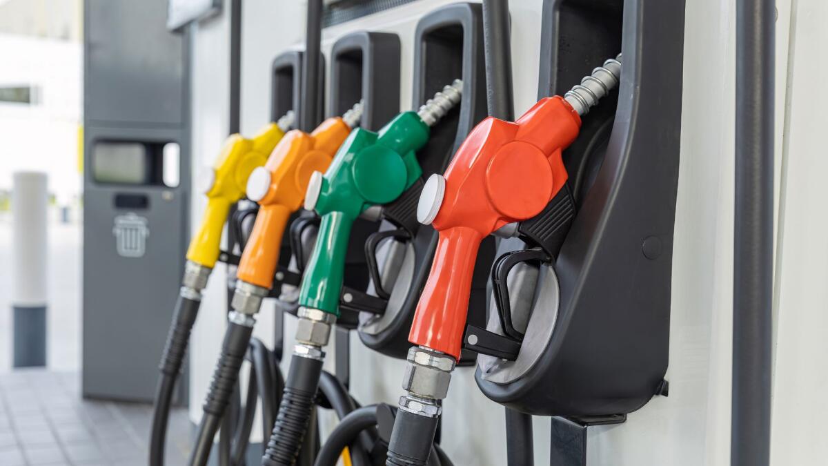 Carburanti: estate costa +1,8 mld, benzina e diesel oltre 2 €/l; il Cdm valuta proroga del taglio accise - 