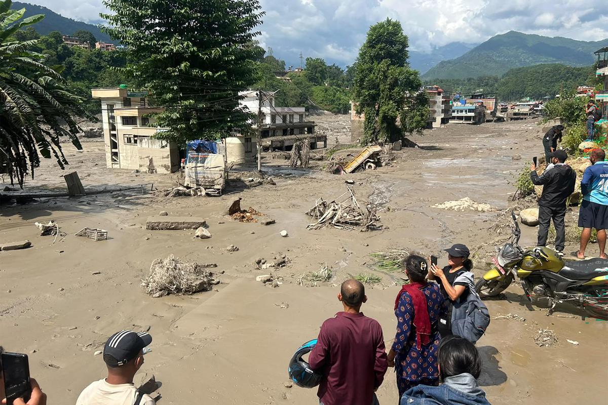 Alluvione in Nepal, l'alpinista Da Polenza: "Il crollo del ghiacciaio mi ha ricordato la forza del Vajont" - 