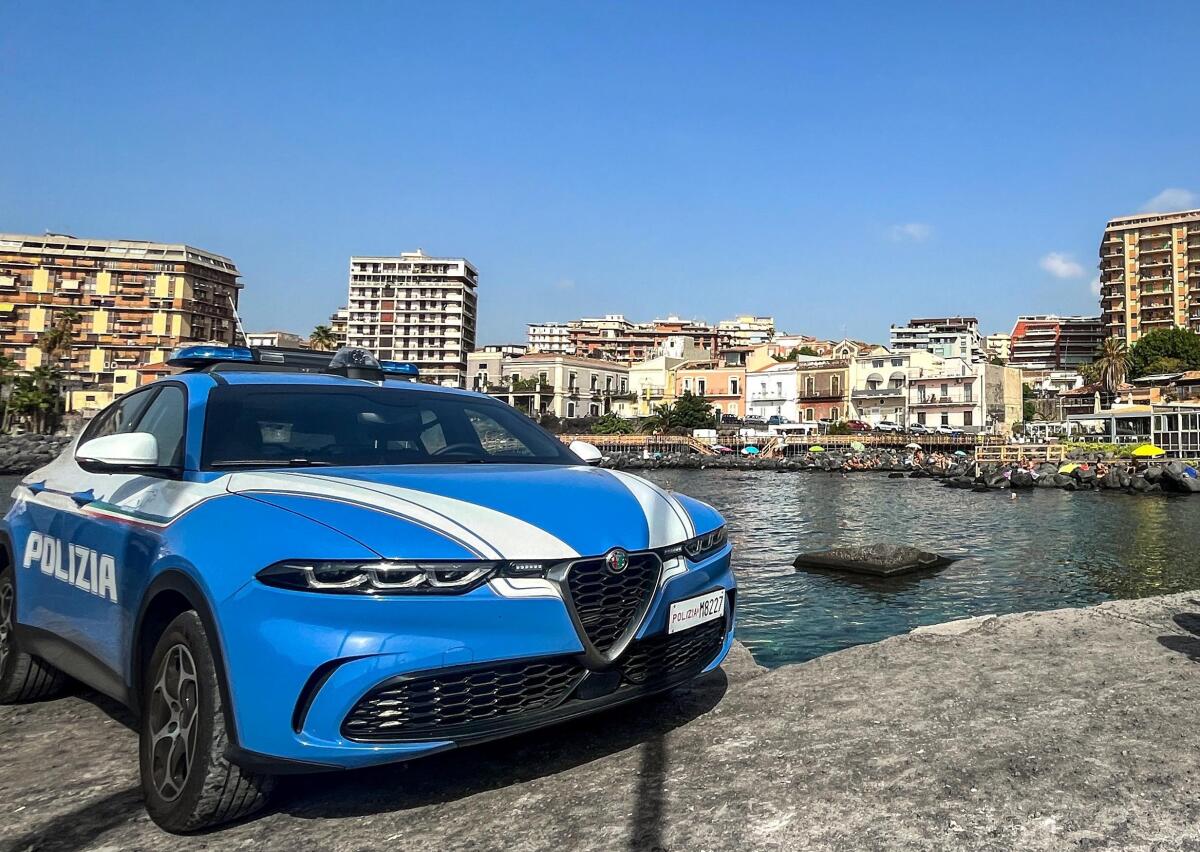 Catania: arrestato un 17enne per il furto di uno scooter sul lungomare - 