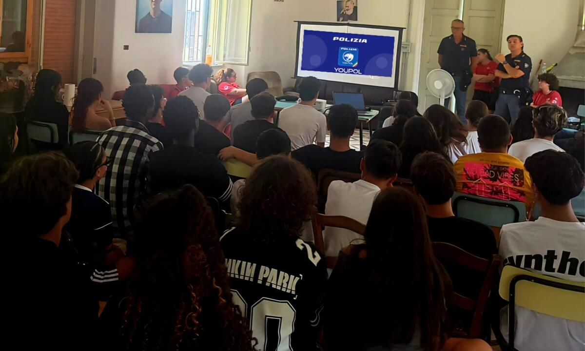Polizia e Croce Rossa a Fornazzo: 70 giovani formati sulla sicurezza digitale e sull'uso consapevole dei social - 