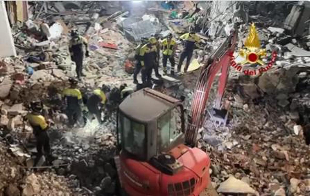 Crollo palazzina a Messina, proseguono ricerche dei tre dispersi. Malore per vigile del fuoco - 