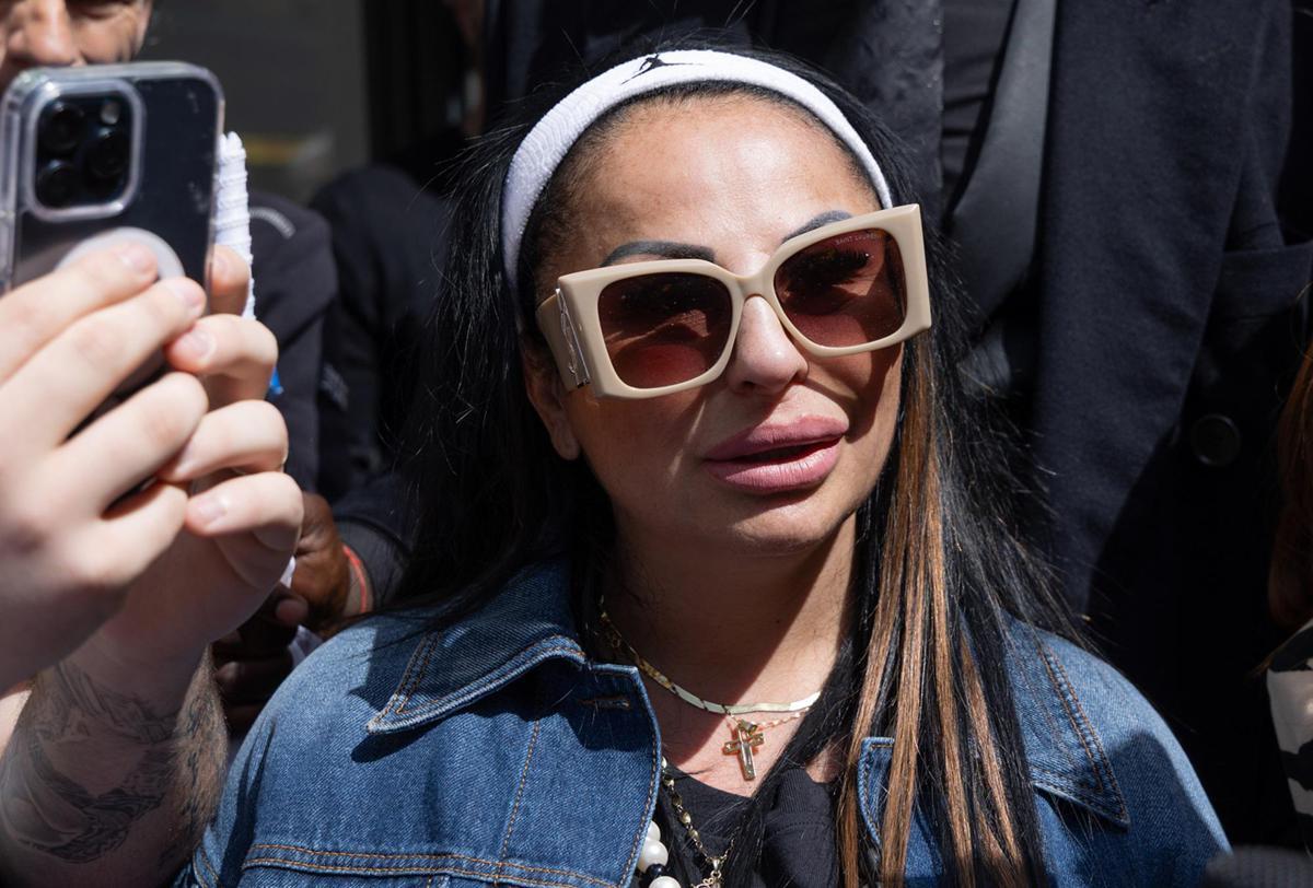 "Docu-serie su Rita De Crescenzo? Nessuna richiesta di contributo": il Mic fa chiarezza - 