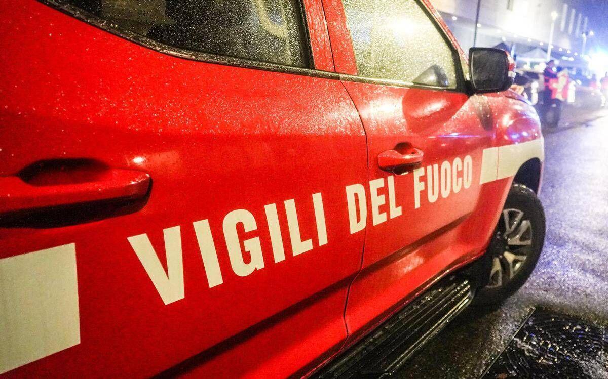 Livorno, crolla il balcone: 56enne precipita per dieci metri e muore - 