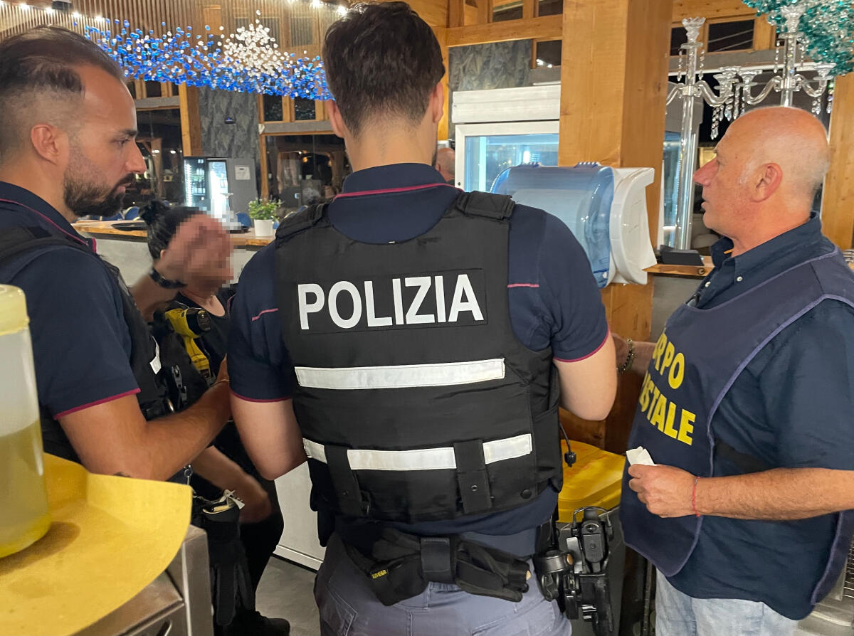 Controlli in due lidi di viale Kennedy: sospesa un'attività e sanzioni per circa 24mila euro - 