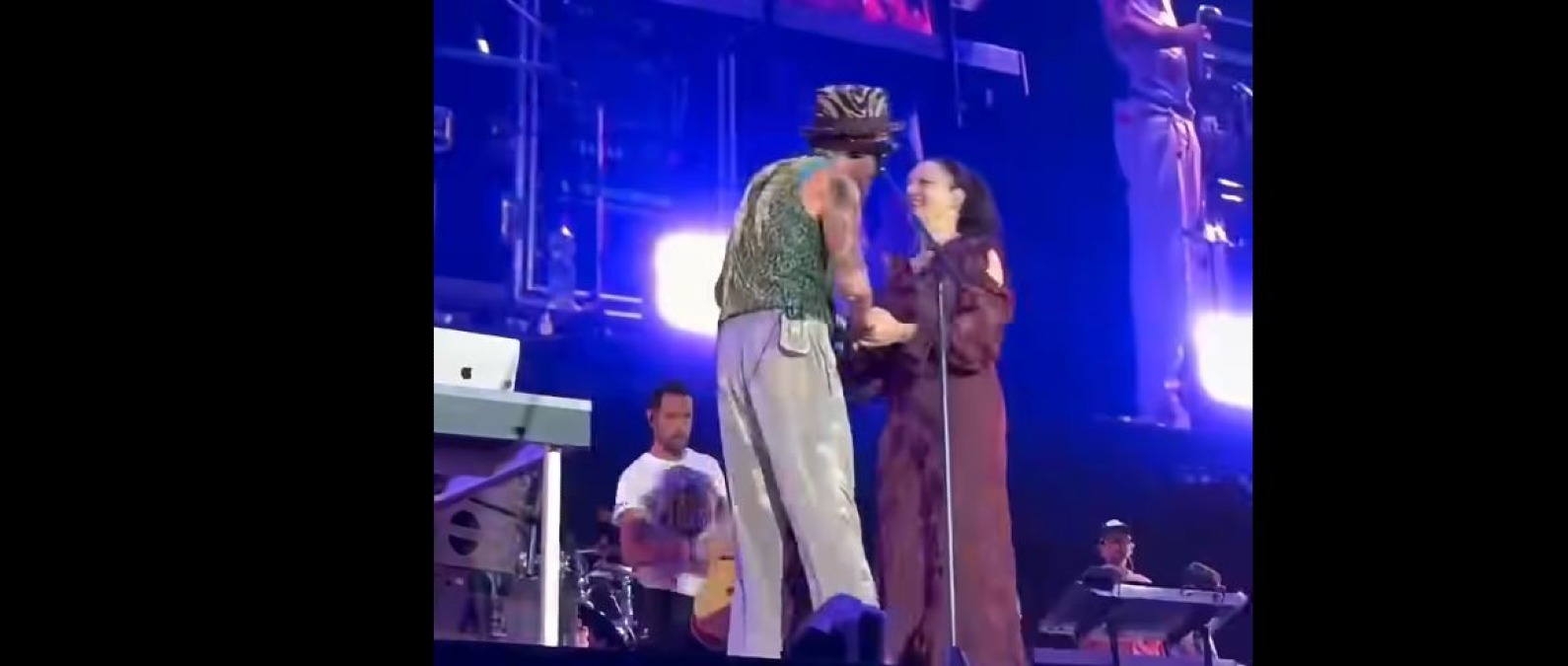 Carmen Consoli al Jova Summer Fest 2026: il video virale e la battuta 'Beddu zuccaratu' - 