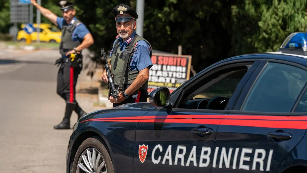 Controlli tra Catania e Misterbianco: denunce, sequestri di droga e pistola a salve modificata - 