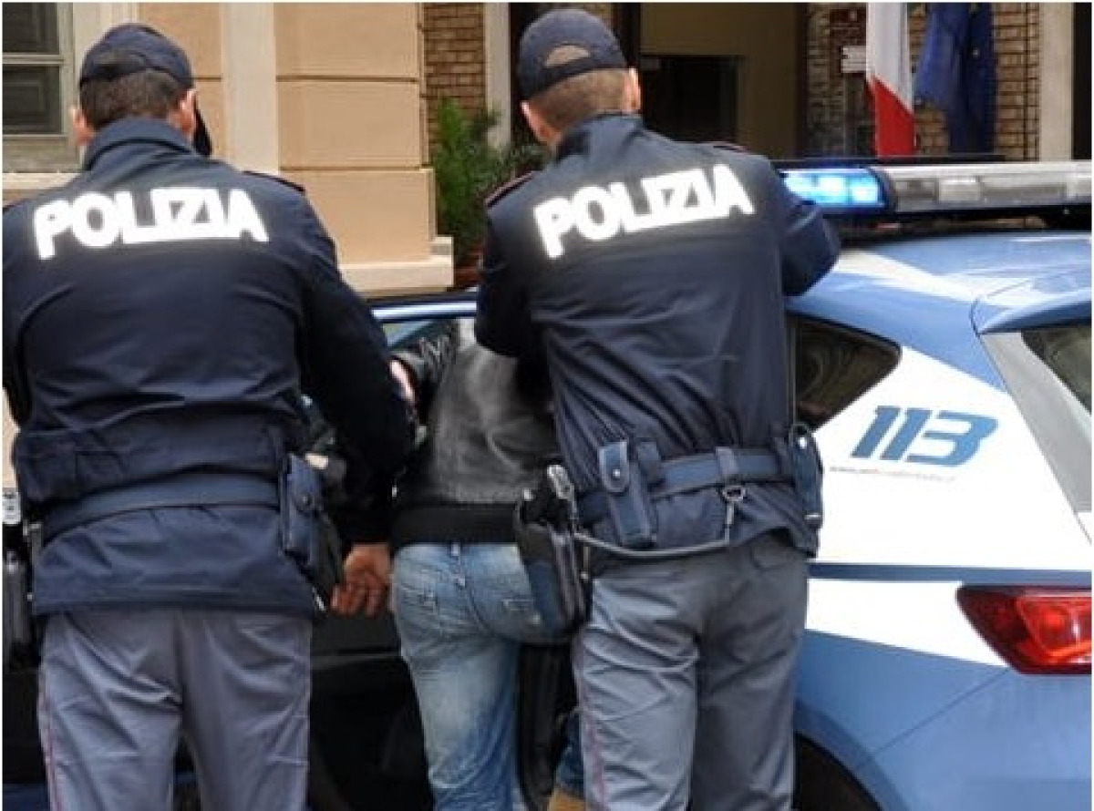 Spaccio a domicilio in scooter: arrestato a Catania un 50enne dai "Falchi"