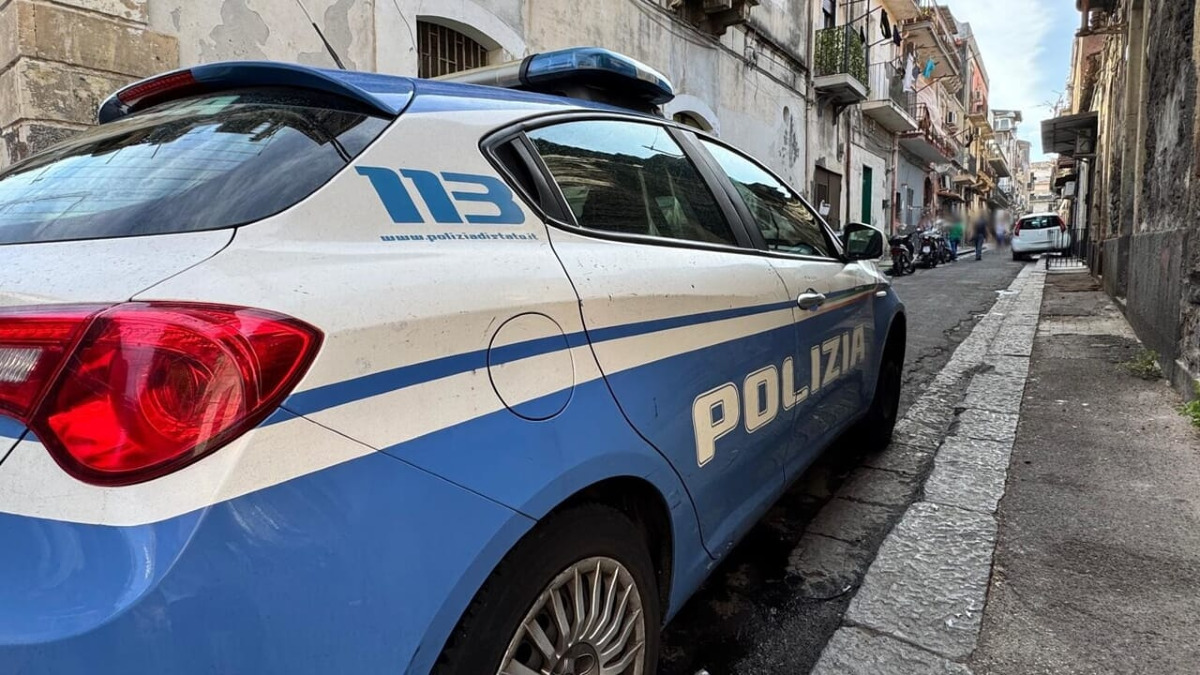 Spari contro una panineria a San Cristoforo: quattro colpi, indaga la squadra mobile - 