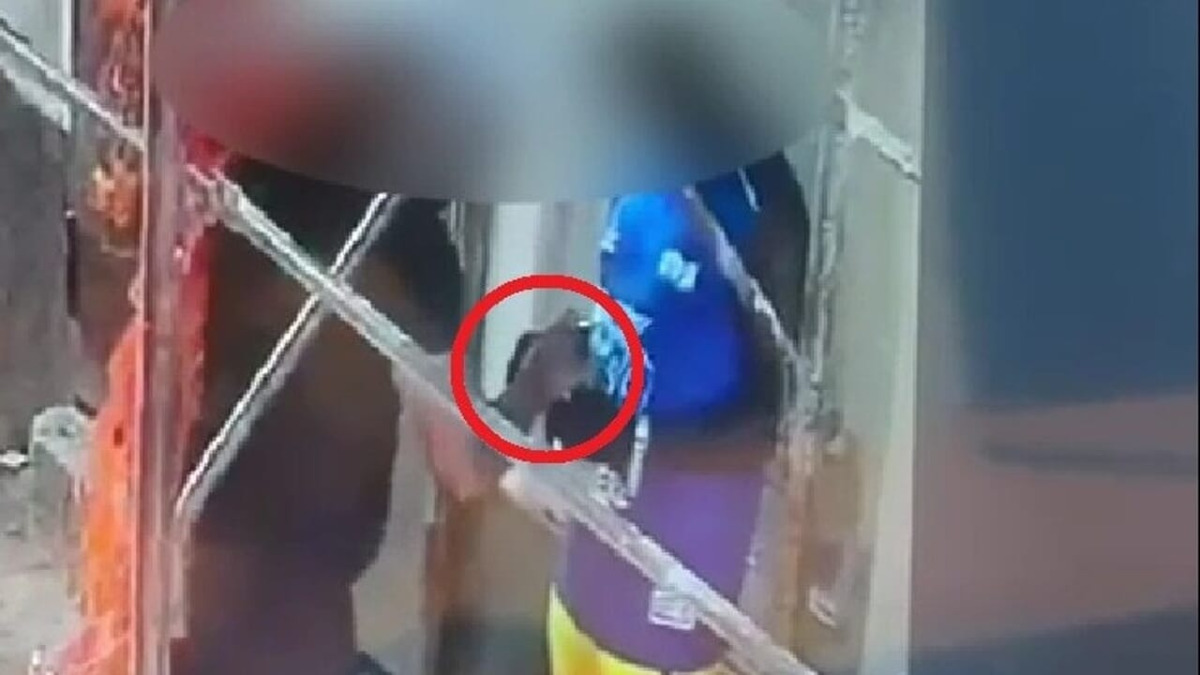 Arrestato pusher sorpreso a spacciare sotto le telecamere: sequestrati 90 g di droga - 