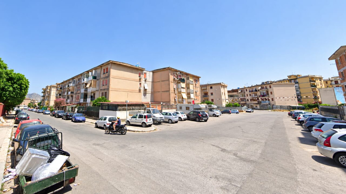 Sparatoria al Cep: zio e nipote feriti, uno gambizzato e l'altro colpito tre volte - 