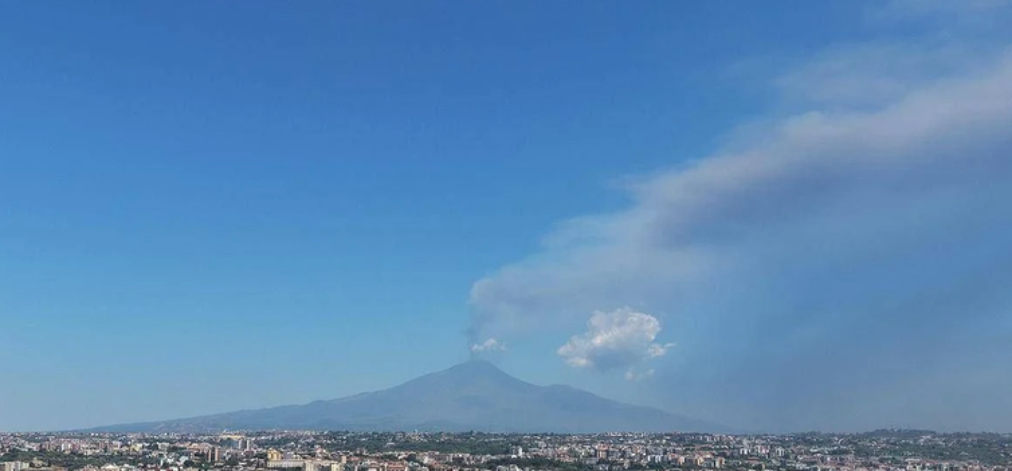 Etna: allerta rossa per l'aviazione dopo nube di cenere a 4.000 metri - 