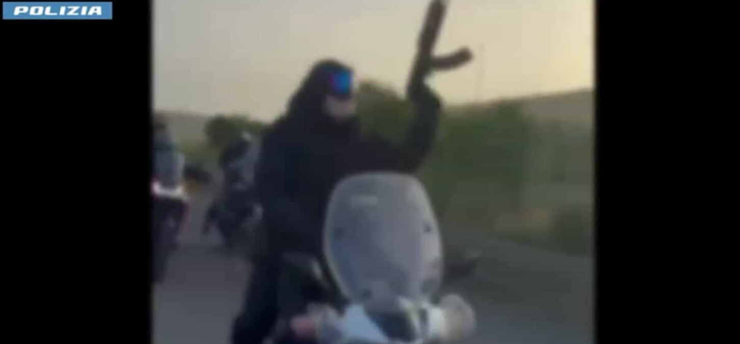 Palagonia: arrestato un giovane per spari con kalashnikov durante corsa clandestina vicino al clan Cappello-Bonaccorsi - 