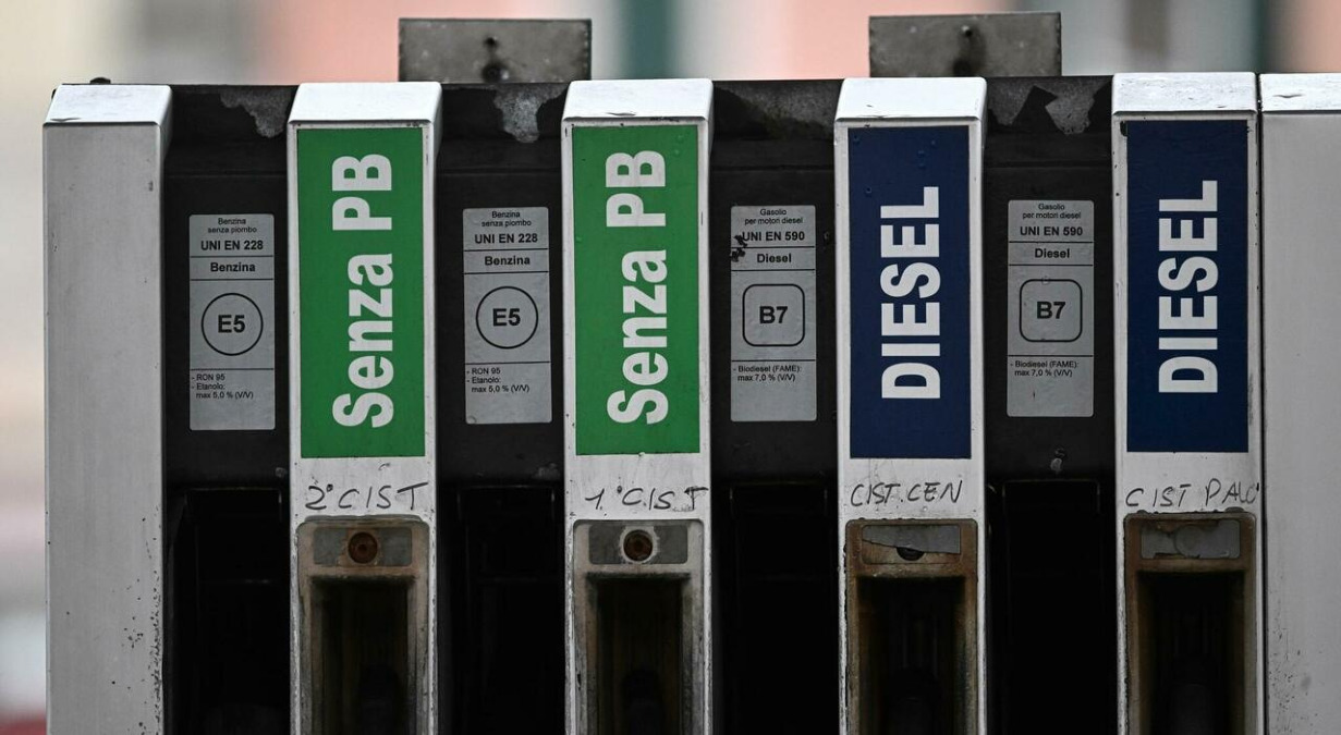 Carburanti alle stelle, dov'è finita la protesta? Indignazione social, ma nessuno scende davvero in piazza - 