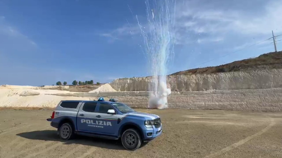 Catania: sequestrati oltre 200 kg di fuochi d'artificio, denunciati due uomini per spettacolo pirotecnico abusivo - 