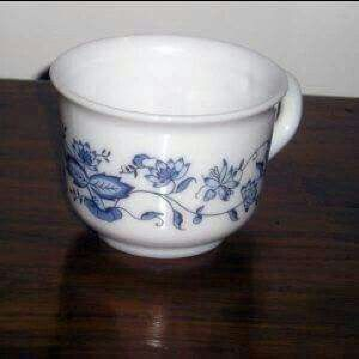 Quella vecchia tazza a fiori che nelle nostre case sembrava eterna - 