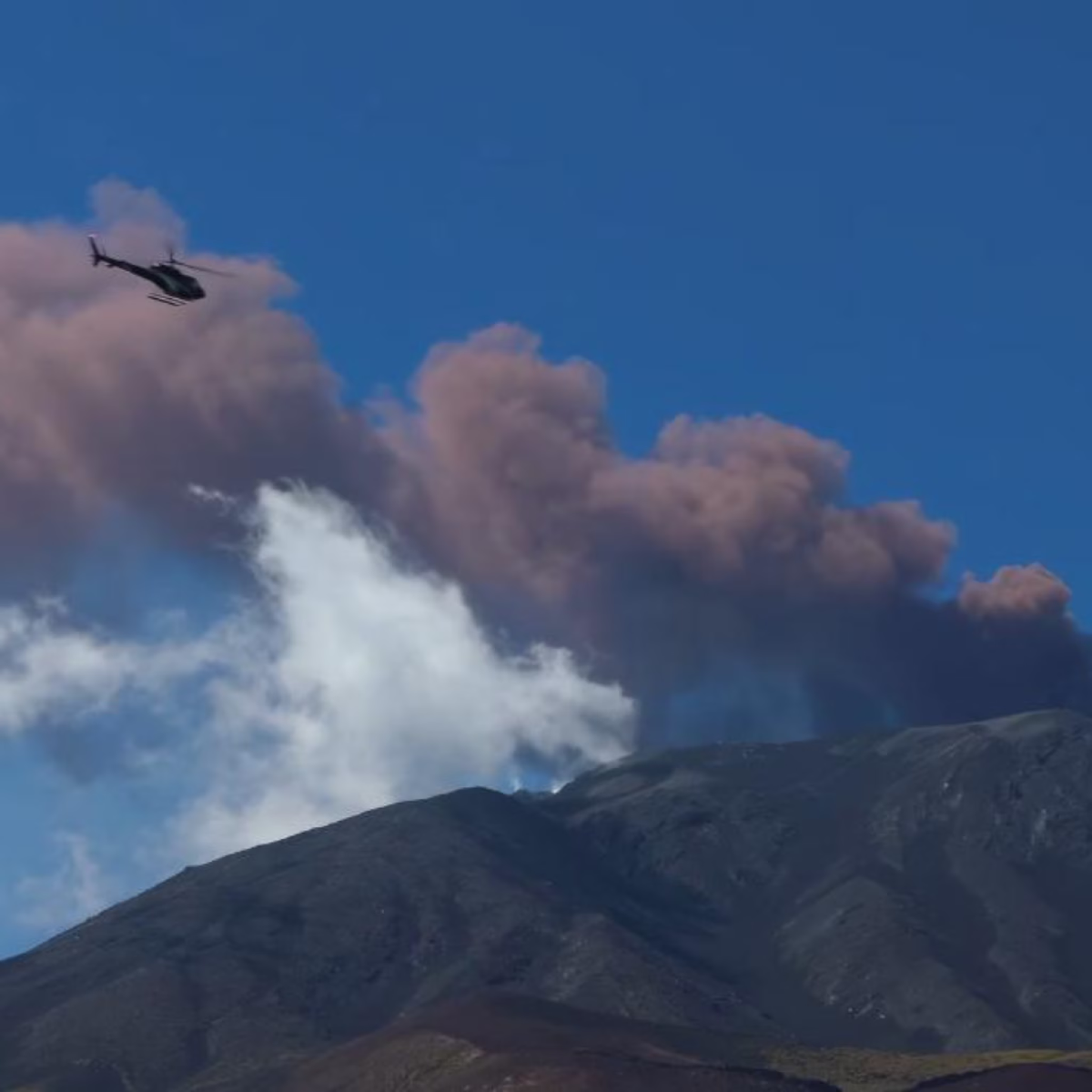 Etna in eruzione: limitati gli arrivi a Catania, 10 movimenti l'ora fino alle 23 - 