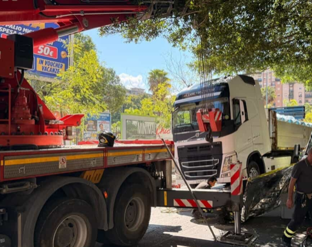 Palermo: ciclista di 36 anni muore schiacciato da un tir in via Belgio - 