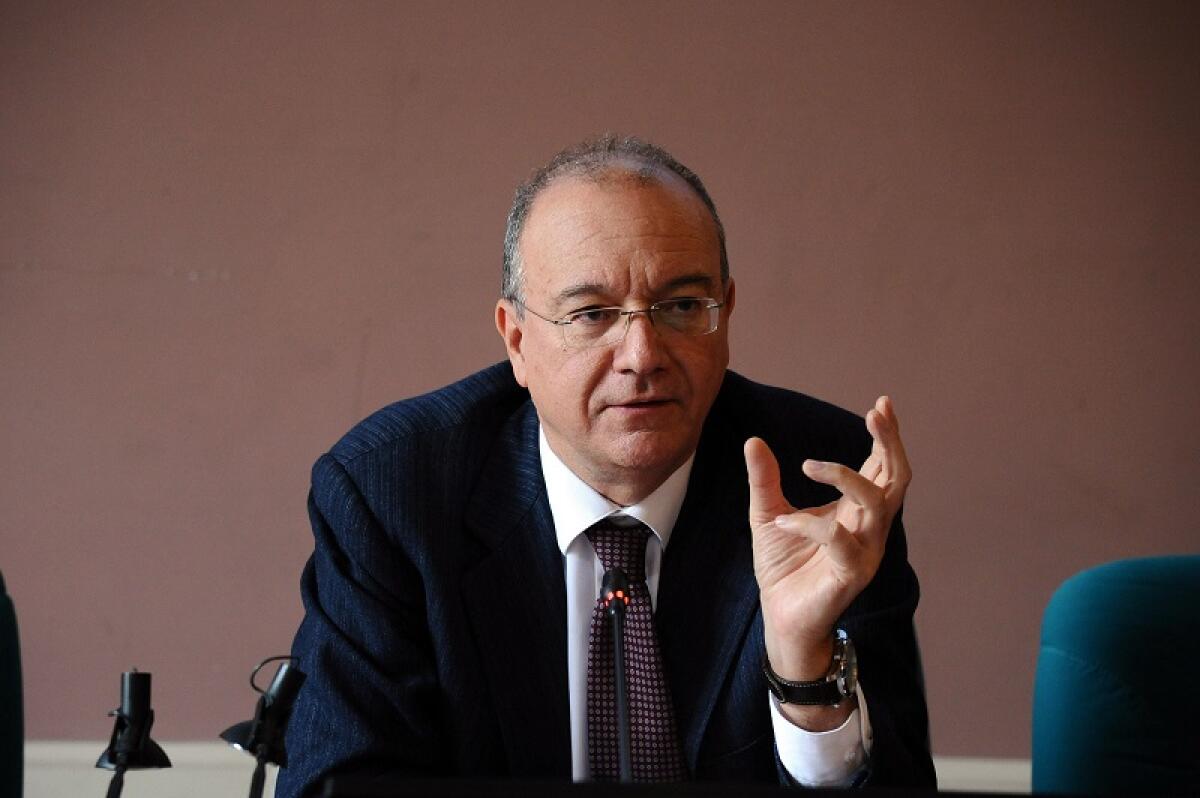 Valditara: tetto agli studenti stranieri, criterio chiave la conoscenza dell'italiano - 