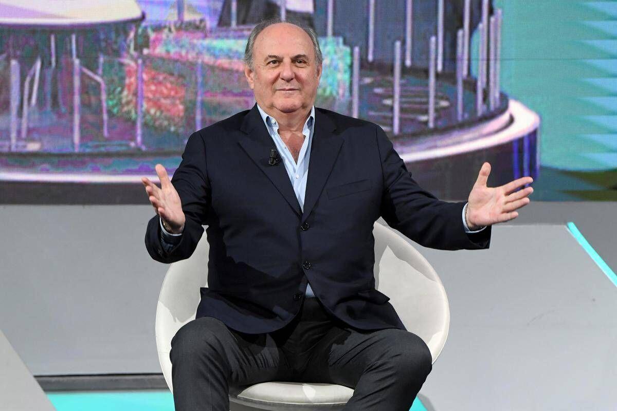 Errore a "La Ruota della Fortuna": Gerry Scotti richiama due concorrenti in studio e chiede scusa - 