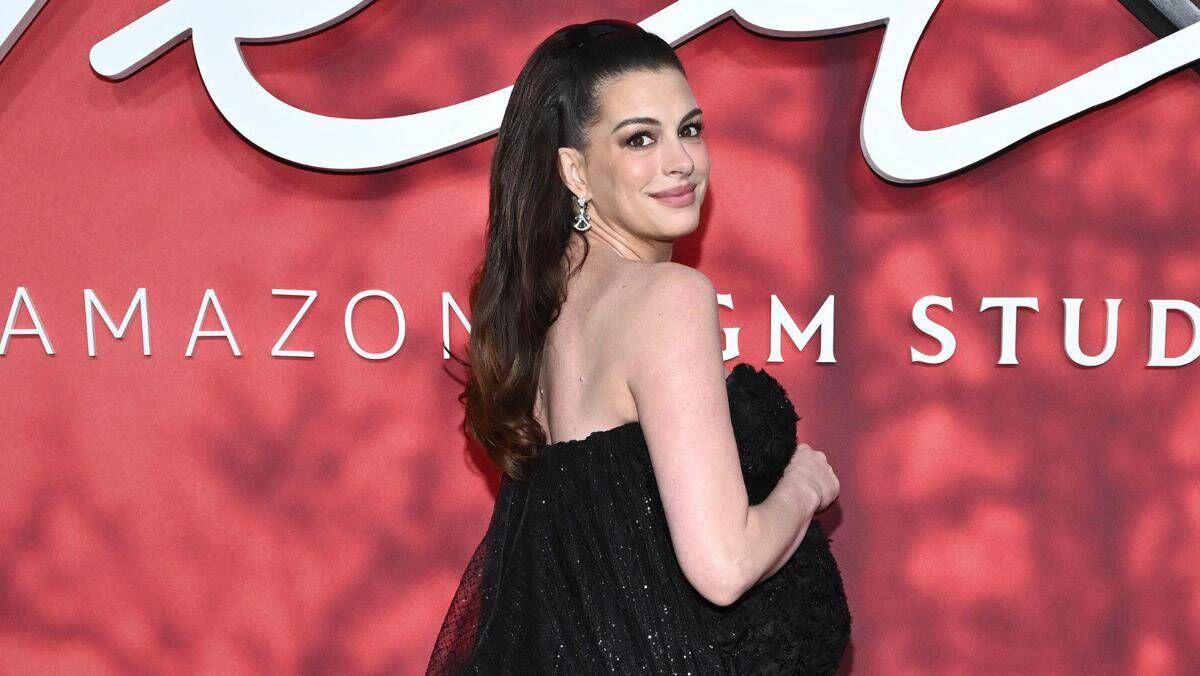Anne Hathaway torna con 'Verity': "Oggi si può scegliere la propria verità, è inquietante" - 