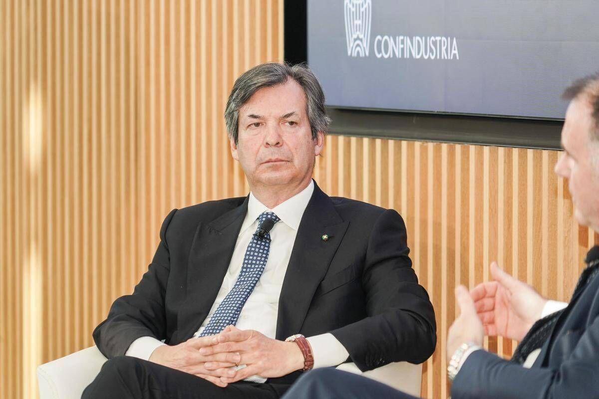 Intesa San Paolo, maggioranza bulgara ad assemblea: 97% azionisti a favore Opas su Mps - 
