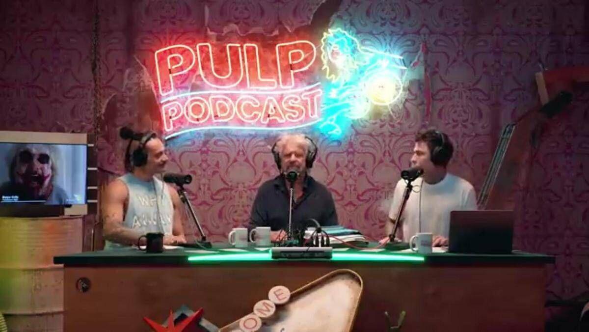 Grillo a Pulp Podcast: "Mio figlio Ciro studia per diventare penalista e difendersi da solo" - Video - 