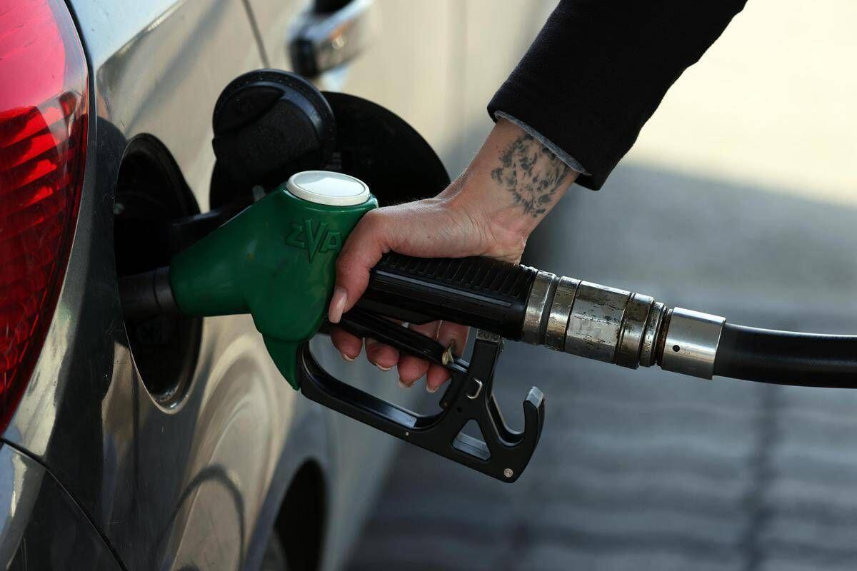 Tabarelli: "Senza stop alla guerra, carburanti a 2,5 euro al litro e boom bollette gas" - 