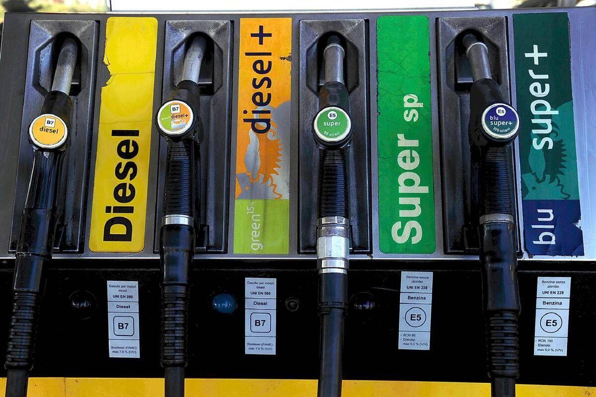 Carburanti, Salvini: "Proroga del taglio delle accise sul diesel fino al 10 settembre". Allo studio per dopo misure selettive - 