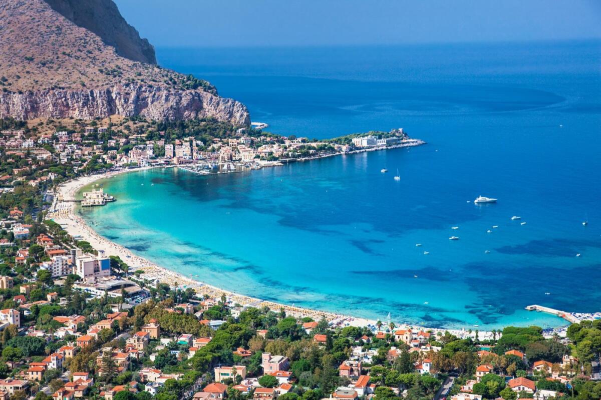 Mondello: limitazioni a circolazione e sosta in via Fortuna per l'Infiorata 2026 - 