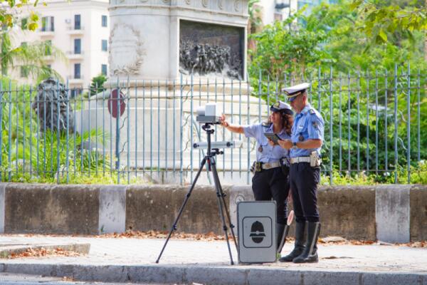 Palermo: oltre 1.000 veicoli controllati, 1.147 violazioni nel blitz della Polizia Municipale