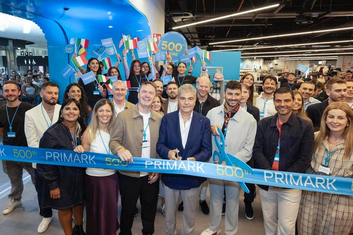Primark, inaugurato a Pompei 500° negozio: investiti 8 mln di euro e creati 150 nuovi posti di lavoro - 