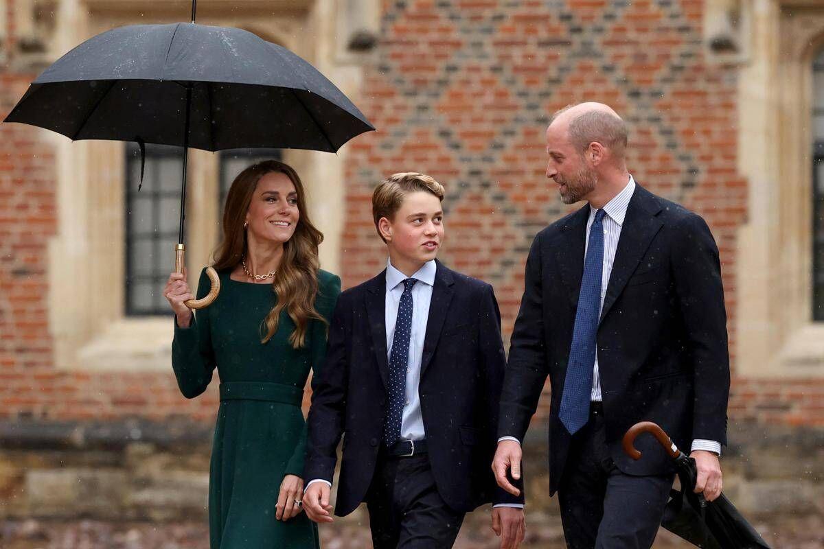 Principe George, primo giorno di college a Eton: accompagnato da mamma Kate e papà William - 