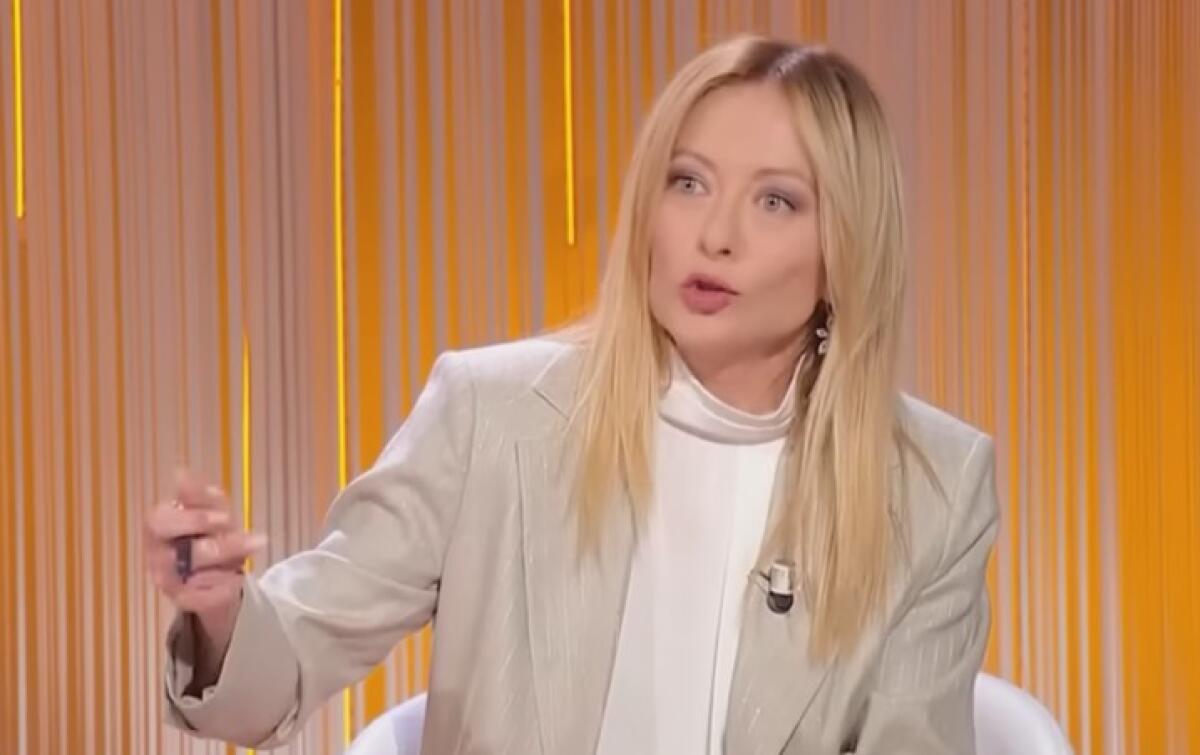 Meloni: "Senza fiducia si va a casa" — Governo in bilico sul voto alla legge elettorale - 