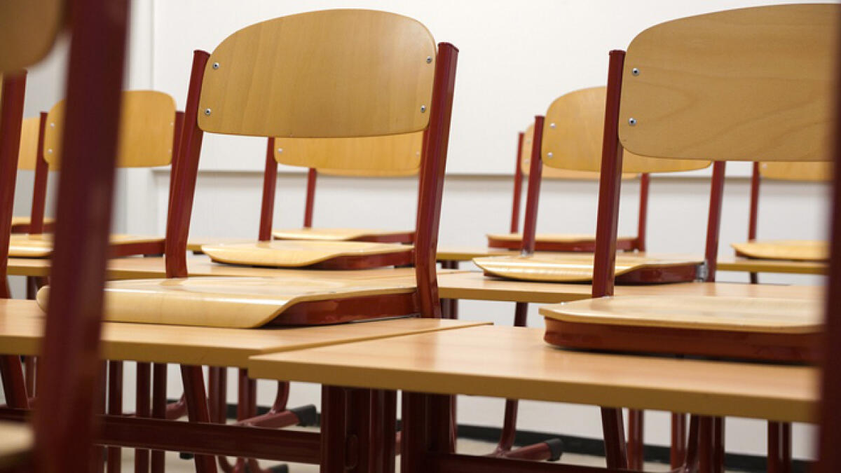 Scuola, decreto Meloni: tetto del 30% per alunni non-italofoni, stop al velo integrale e corsi obbligatori per i genitori - 