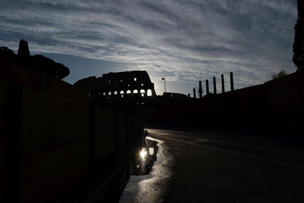 Roma, nella notte incidente al Colosseo: muore operaio di 22 anni - 