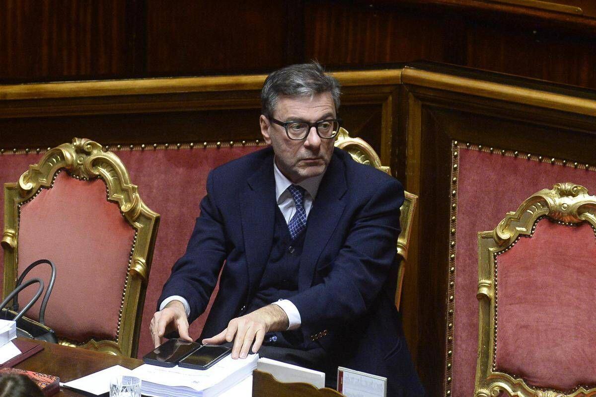 Istat, deficit resta al 3,1%: Italia ancora in procedura di infrazione. Giorgetti: "Prendiamo atto con rammarico" - 