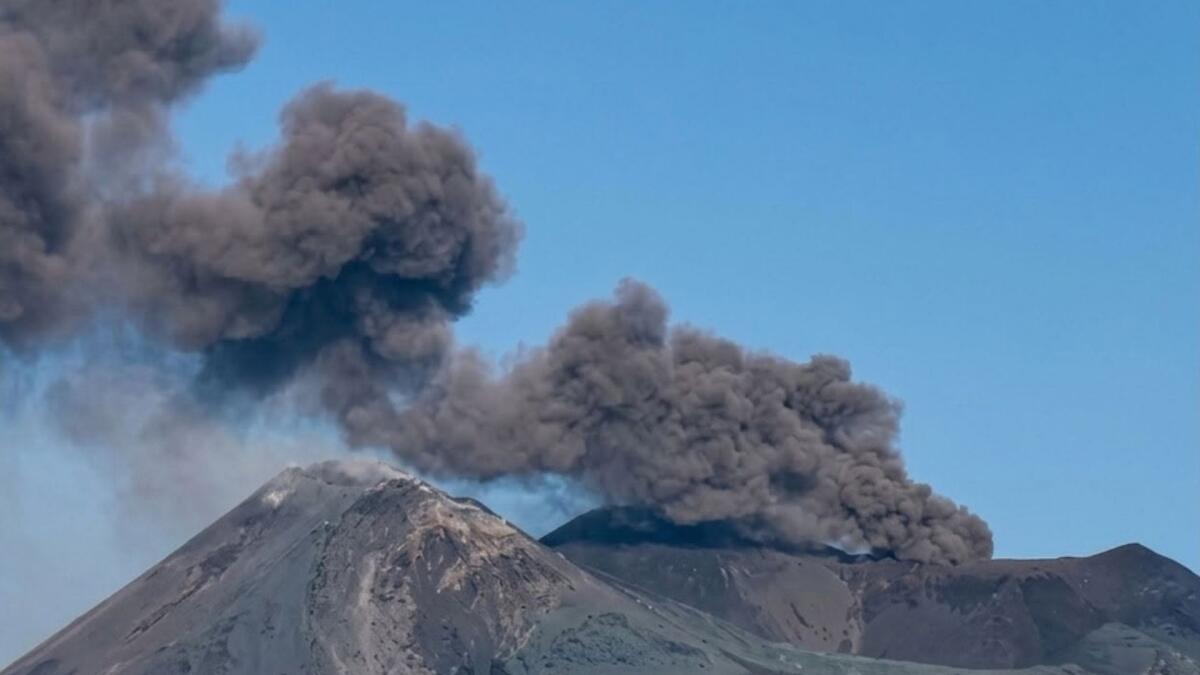 Etna, nube di cenere alta 4 km: l'INGV emette VONA rossa per il traffico aereo - 
