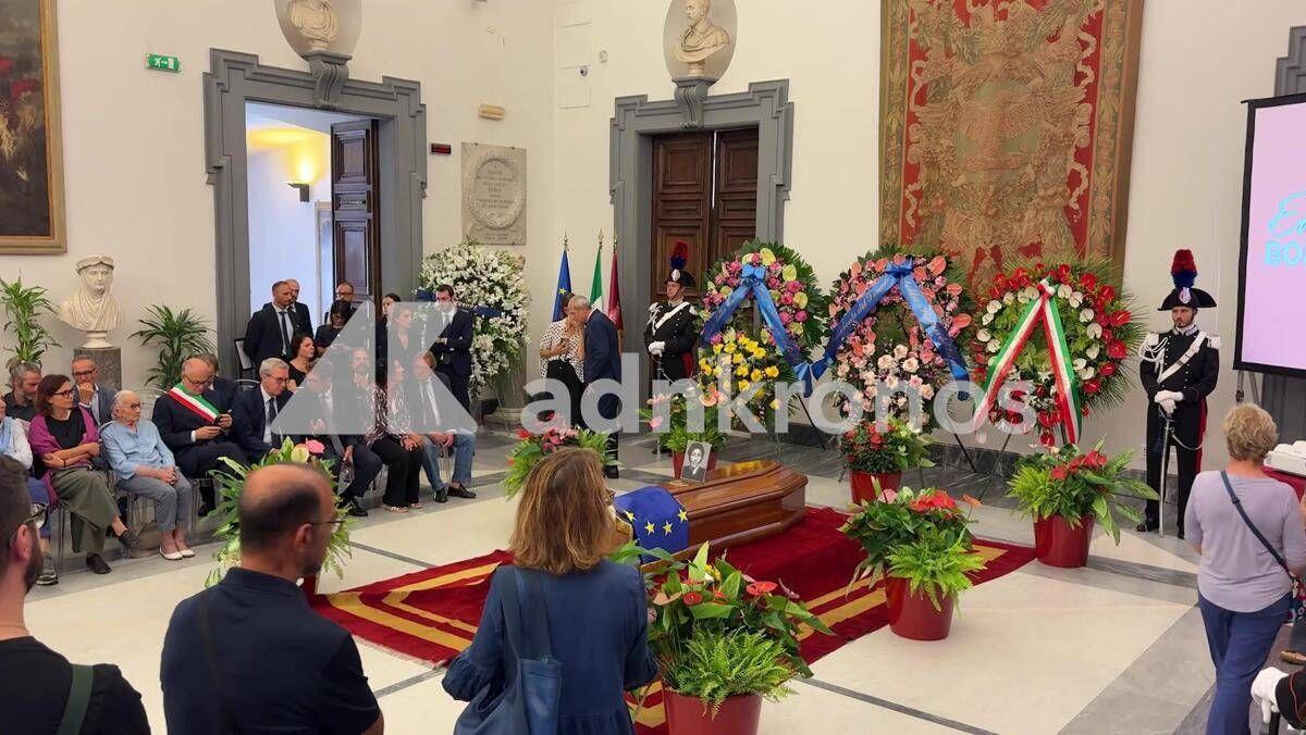 Bonino, in fila per l'ultimo saluto: "Amica delle donne, lottava per i diritti di tutti" - Video - 