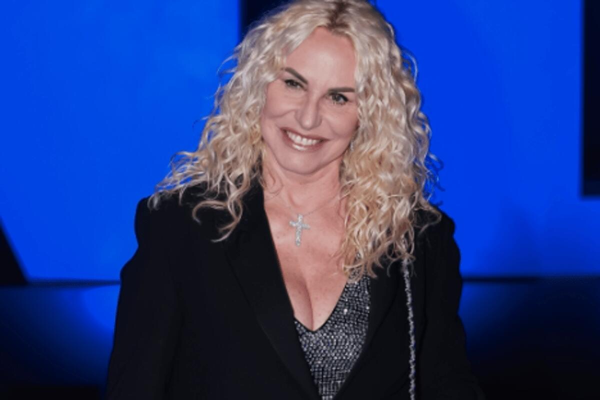 Ascolti tv 11 settembre, Antonella Clerici regina del venerdì sera su Rai 1. Gerry Scotti batte ancora De Martino - 