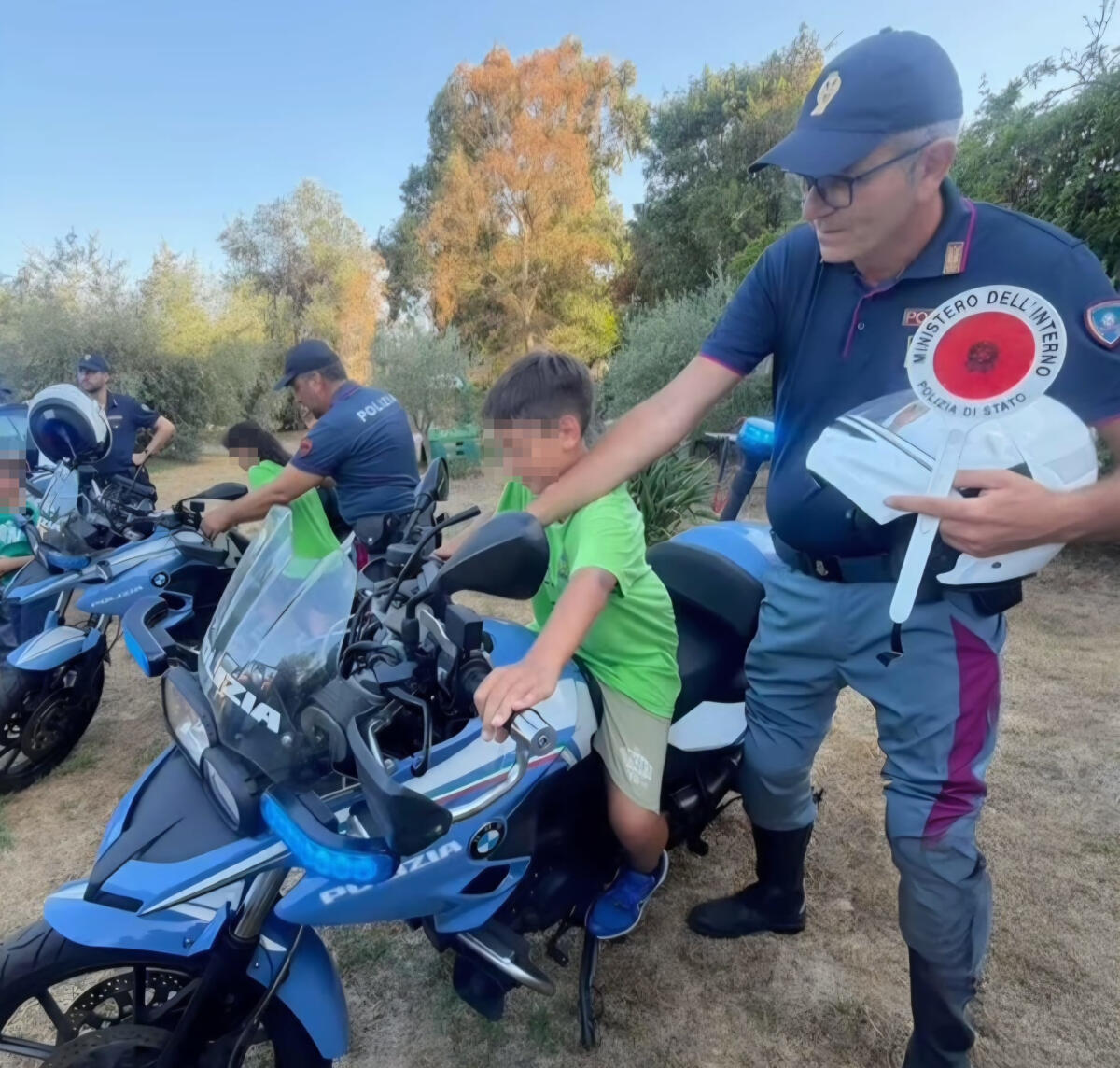 Alleniamoci alla legalità: Polizia di Stato incontra i giovani del Centro Sportivo di Riposto - 