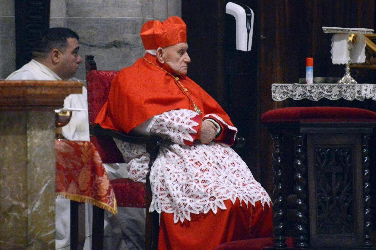 Colpo nell'appartamento del cardinale Ernest Simoni a Firenze, muro sfondato e 30 mila euro di bottino - 
