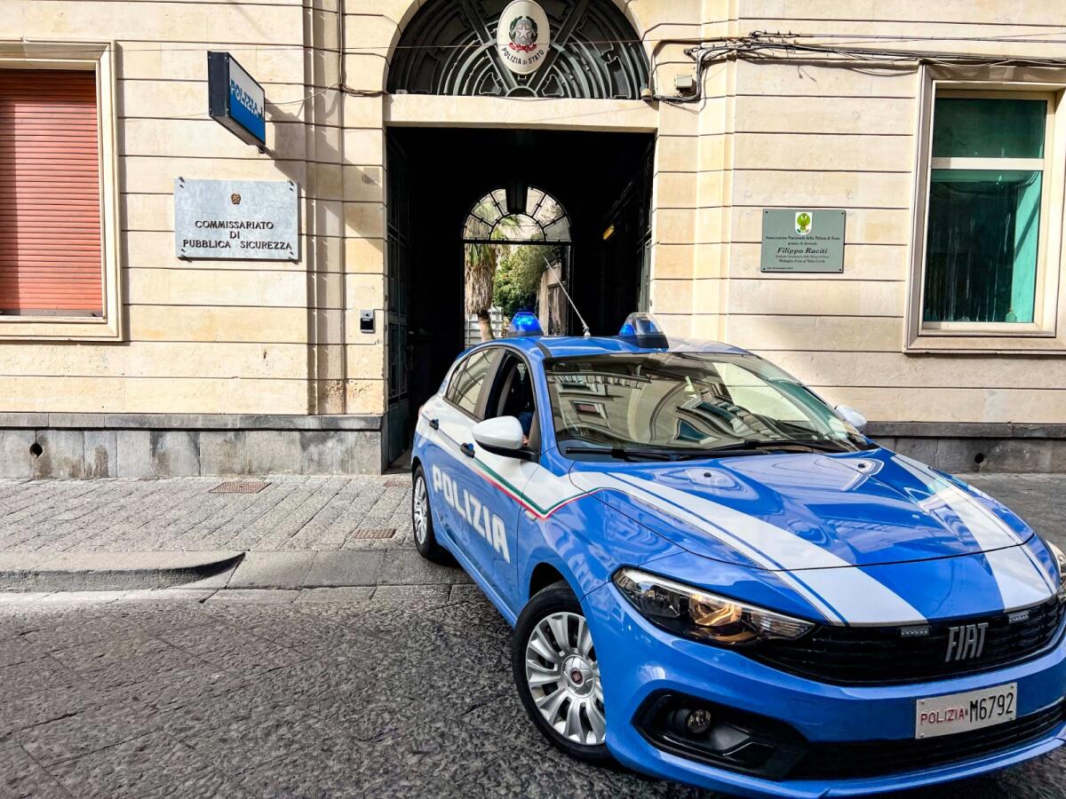 Acireale: due fratelli arrestati per maltrattamenti e lesioni ai danni del padre