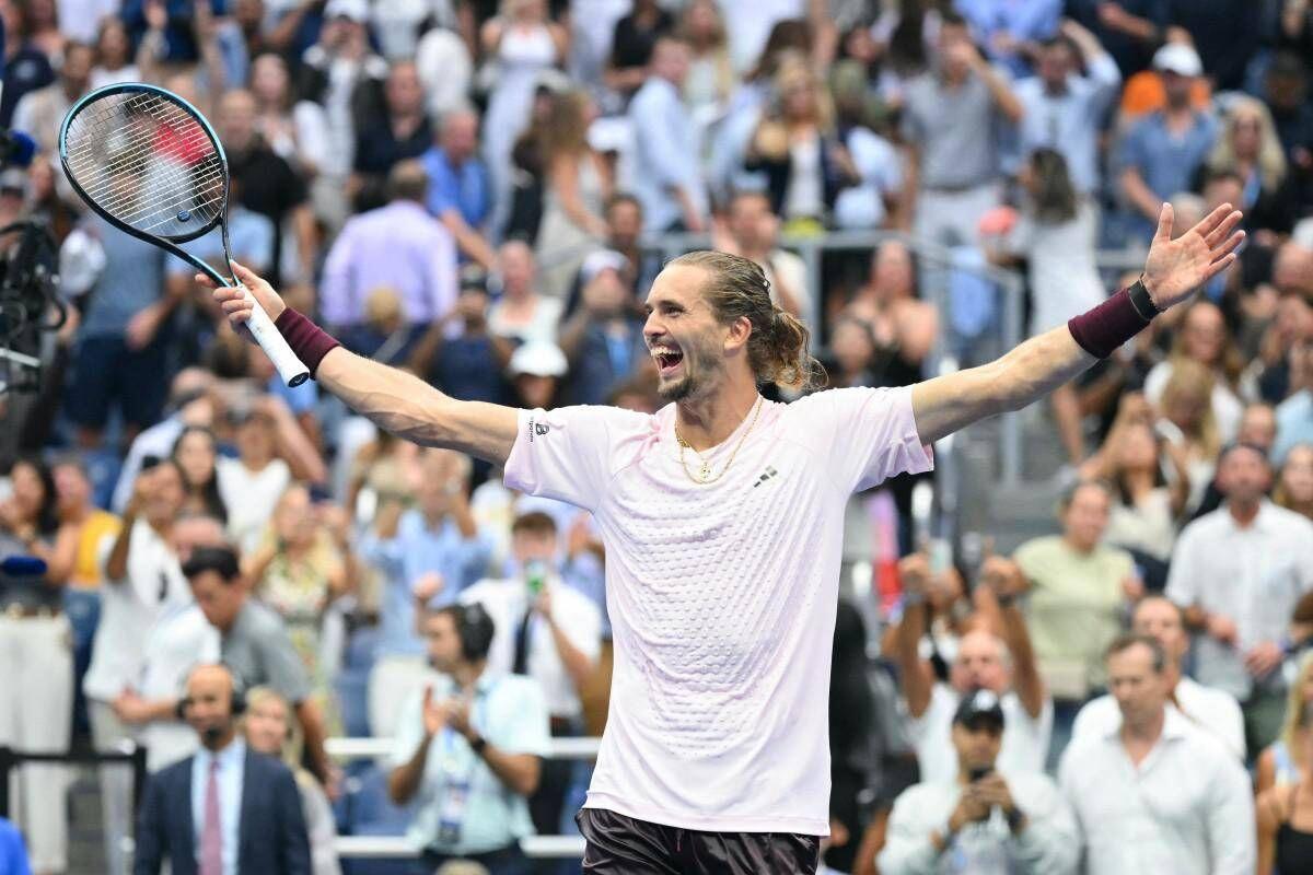 Zverev come Donnarumma: vince gli Us Open ma... non se ne accorge e non esulta - Video - 