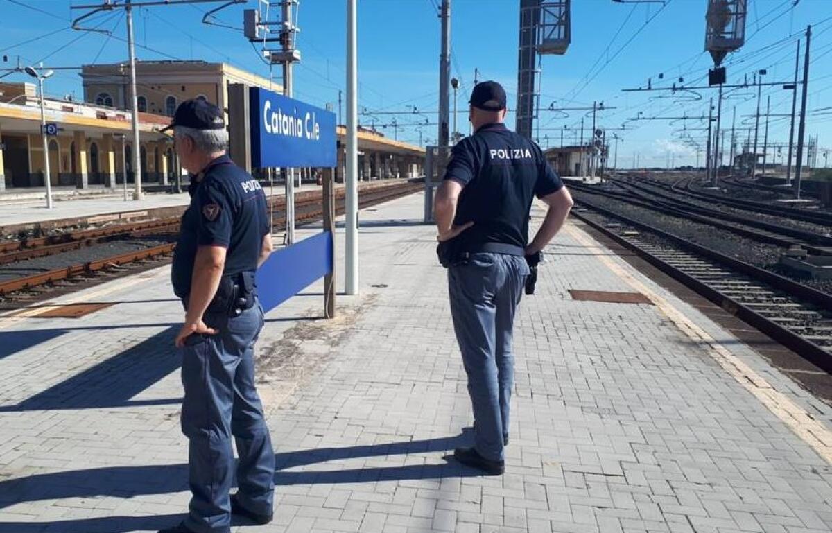 Catania, quattro giovani tedeschi denunciati per imbrattamento di convogli a Catania Centrale - 