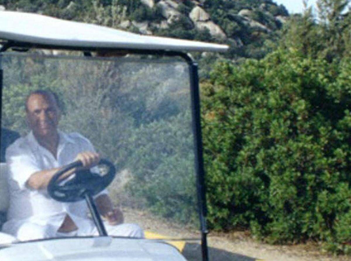 Berlusconi, figli e amici storici arrivati in Sardegna: pranzo di famiglia a Villa Certosa in ricordo del Cav - 